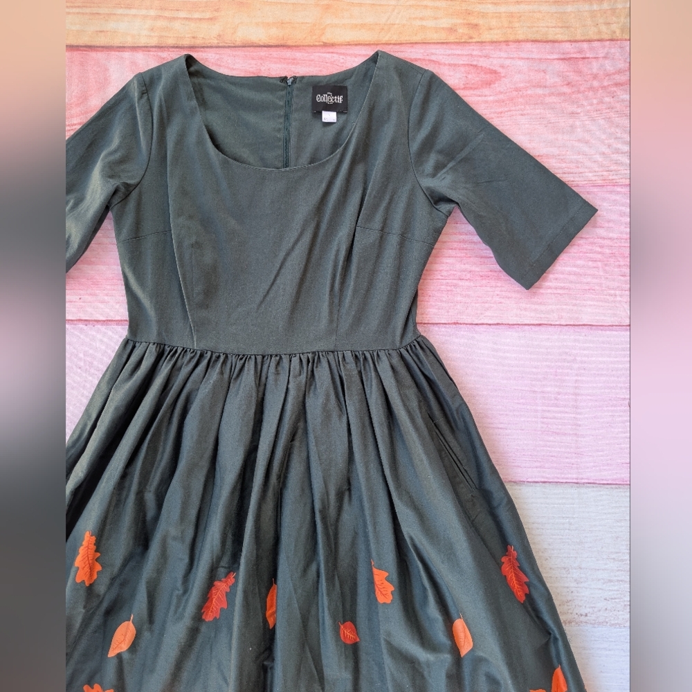 Collectif AMBER-LEA Autumn Leaves Vintage fit & flarw Dress Gown Rockabilly 10US - Picture 3 of 7